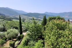 SOFIGNANO COLONICA DI 6 VANI CON GIARDINO E 2 P. AUTO