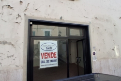 VAIANO FONDO COMMERCIALE DI 115 MQ LIBERO SUBITO