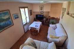 VAIANO APPARTAMENTO 4 VANI CON TERRAZZO E RESEDE