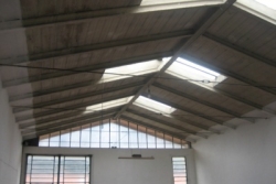 PRIMA VALLATA VENDESI MAGAZZINO 130 MQ OTTIMO STATO