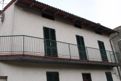 CARMIGNANELLO TERRATETTO CON GIARDINO E GARAGE